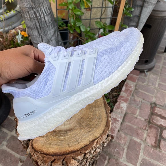 ADIDAS ULTRA BOOST | MEN | SNEAKERS | SIZE 8.5